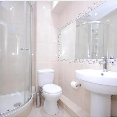 Beautiful 2-Bed Apartment In Swords * 索兹